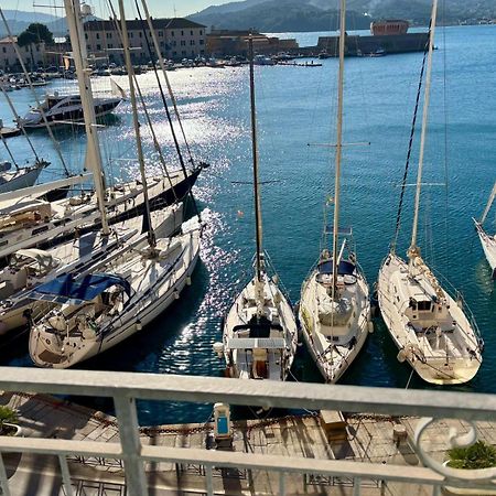 Apartamento Monolocale La Darsena Portoferraio Exterior foto
