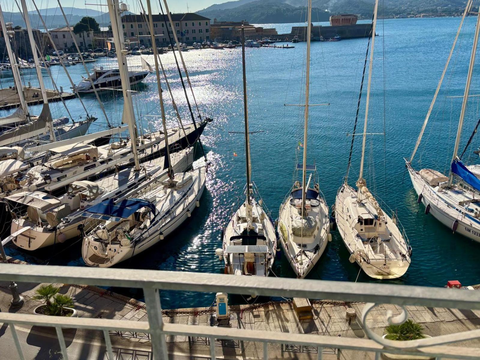 Apartamento Monolocale La Darsena Portoferraio Exterior foto