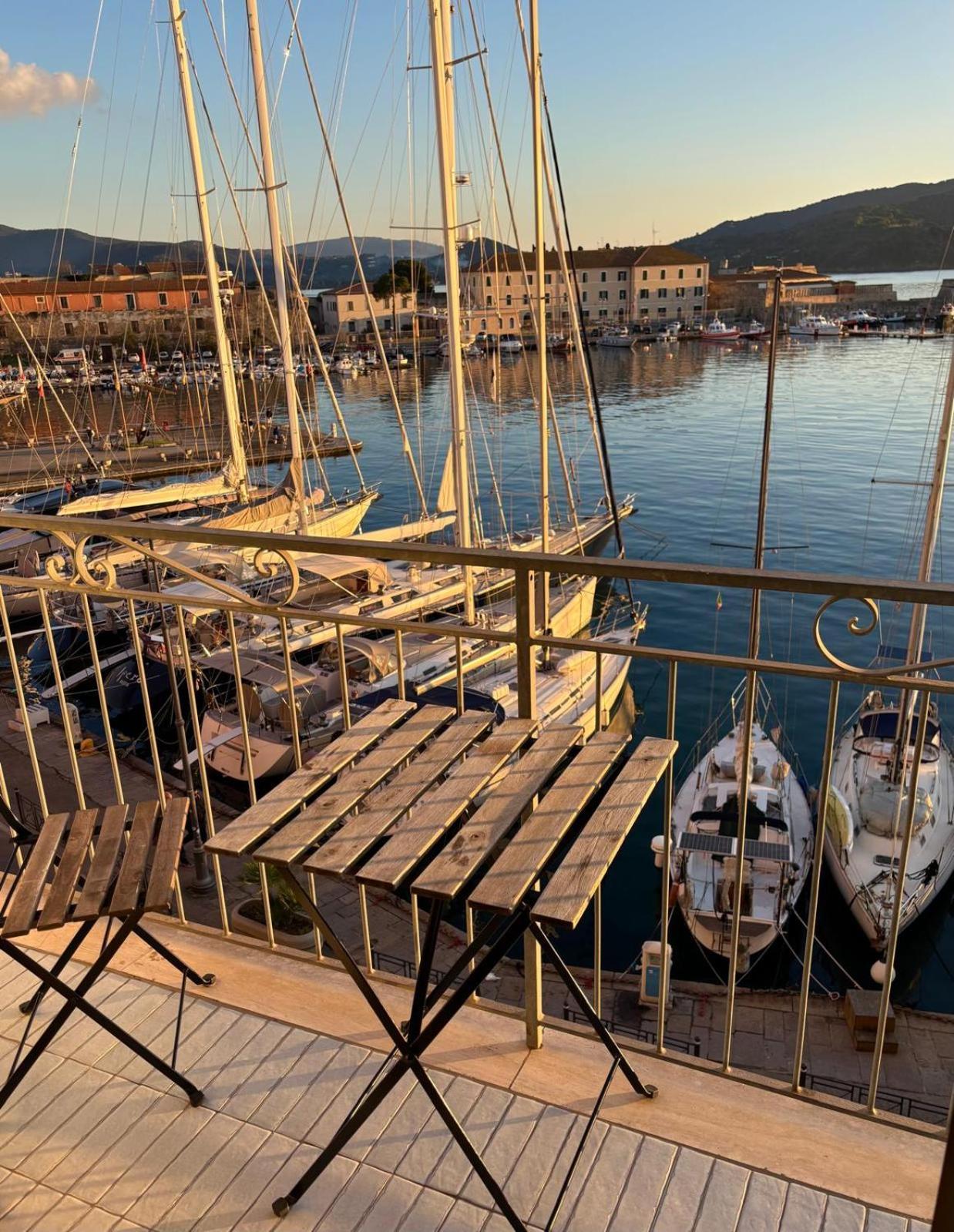 Apartamento Monolocale La Darsena Portoferraio Exterior foto